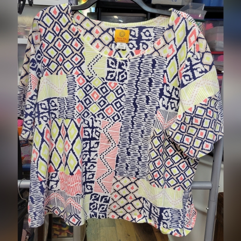 Ruby Rd. Geometric Pink Blue Green 2X Short Sleeve Top
